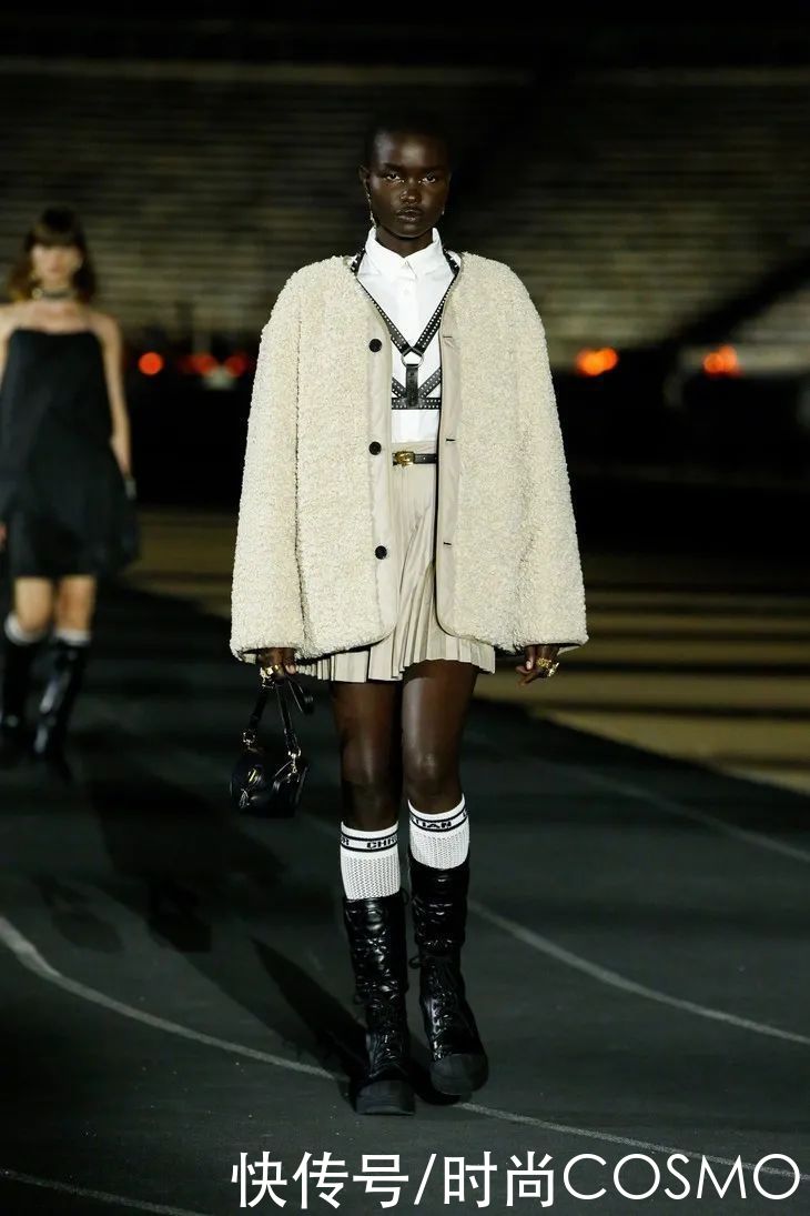 她们的早春秀有多美，我的心就有多荡|壹周潮话题 | 紧身裤