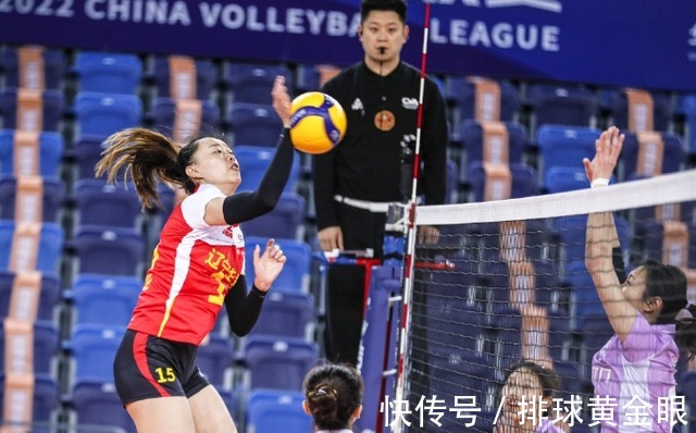 副攻|02年女排新星当场哭鼻子!先天劣势难弥补,主帅奇葩布阵引来吐槽