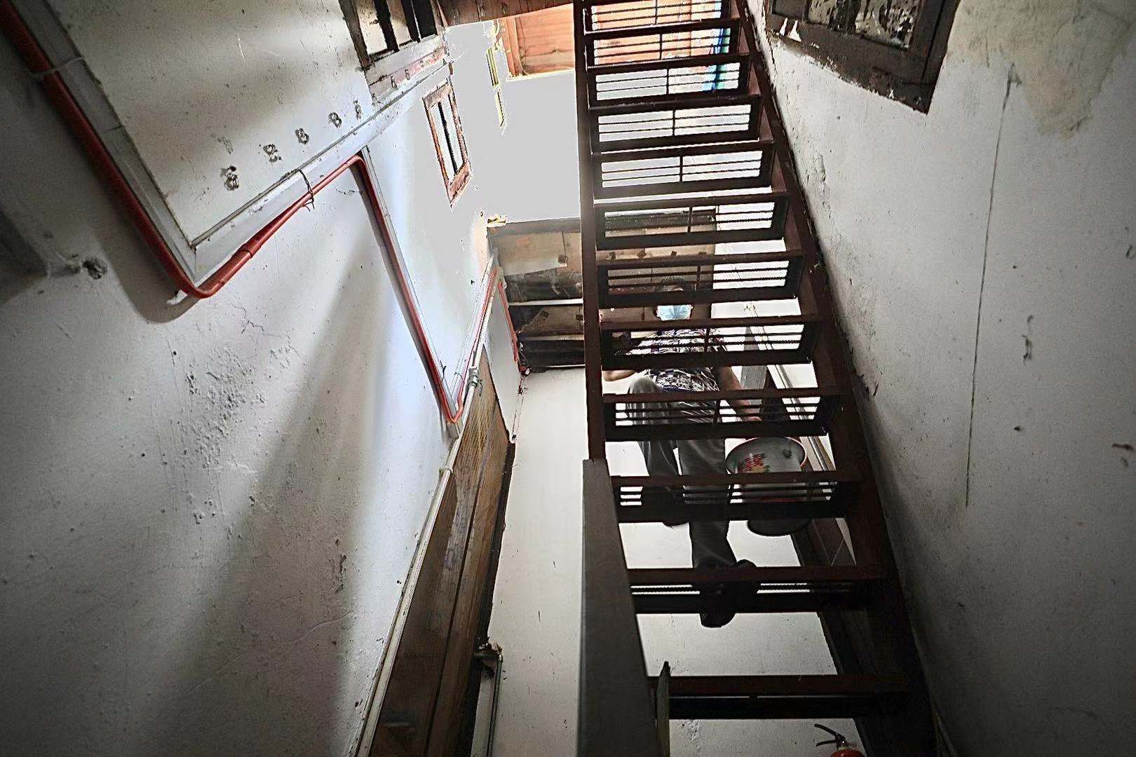 干部|聚焦高福里旧改征收③丨有的居民真动迁了又迟疑？一家门两代居委干部最懂经