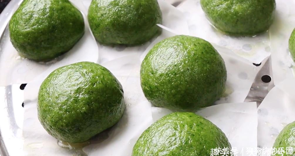 艾草泥|艾草全身都是宝，简单一做，翠绿Q弹，软糯鲜香，好吃营养又解馋