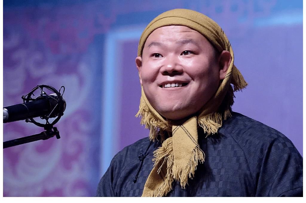 |郭德纲批评孟鹤堂写的段子不叫玩意,舞台表现好,赢得满堂彩