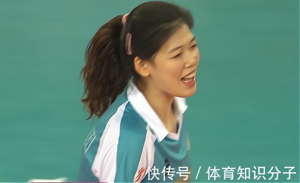 半决赛|3-0,天津女排13连胜晋级半决赛,李盈莹乐开花,上海队赢得尊重