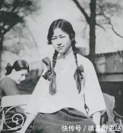 徐志摩伤她4次,她却为他做这9件大事!是爱?她的答案出人意料