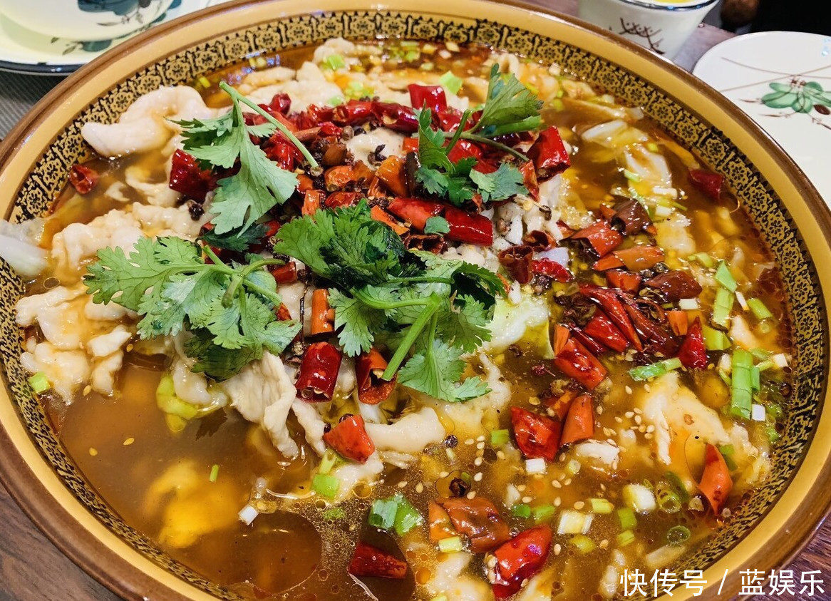 做水煮肉片,大厨教你方法,肉片滑嫩入味,香辣爽口,太下饭了