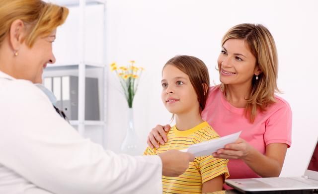 令人|还在说咬指甲是缺营养?医生的一番话令人唏嘘,很多父母没想到