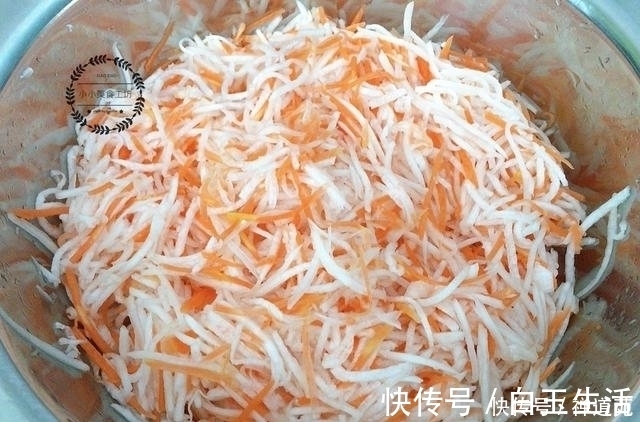 诀窍|炸萝卜丸子要先焯水吗？看大厨如何炸丸子，焦香酥脆有诀窍