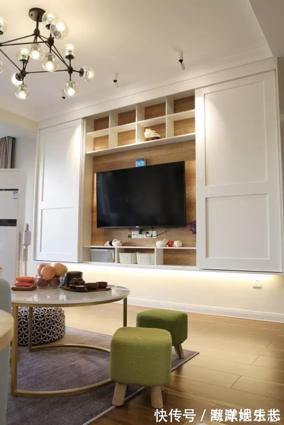 电视机|进屋没有玄关别乱装,门口做个小改造,空间布局更合理,功能倍增
