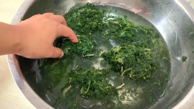 搅拌均匀|三伏天，用它包饺子，鲜嫩多汁，清热下火，比韭菜馅还好吃