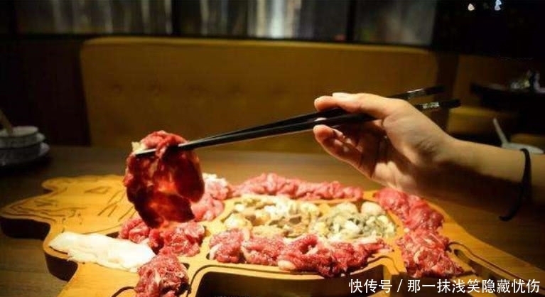 “一头牛”火锅成网红,一份就卖108元,端上来后脸都黑了