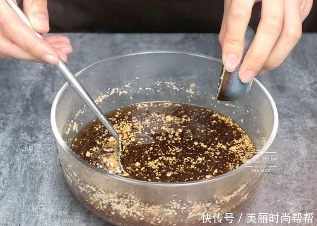 酵母粉|女人要想皮肤好，光吃红枣可不行，早餐多吃它，美白祛斑又水灵！