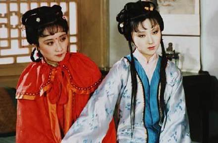 秦可卿$香菱为何会对薛蟠无法自拔他有两个优势,贾宝玉也比不上