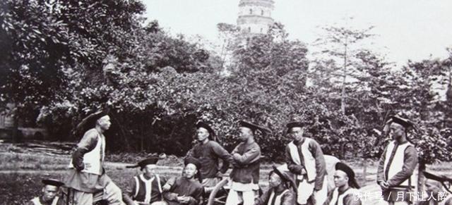 乐部|清朝真实老照片大户人家坐马车，最后一张是乐部的官员！