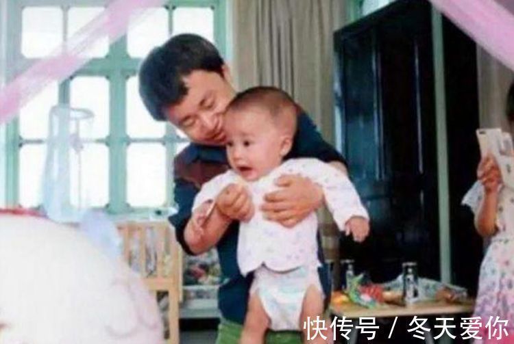 宝妈|“侏儒夫妻”不顾医生反对,一意孤行生下孩子,两年后被打回现实