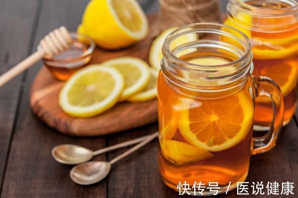 水泡|手上莫名长小水泡,又痒又痛,尽量做好这4点,或能帮你缓解