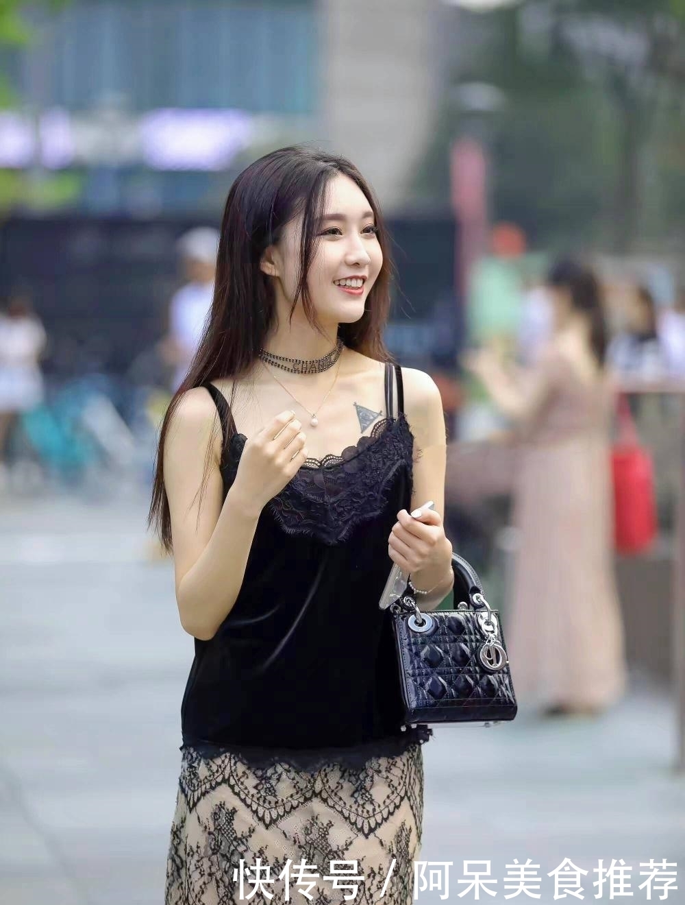 路人街拍, 远看“小土妞”, 细看“白富美”