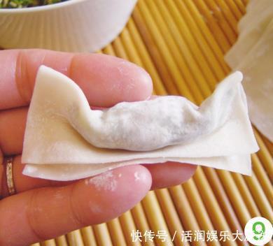 好吃|馄饨换个花样吃,简单一蒸五分钟出锅,鲜香料足,比饺子还好吃