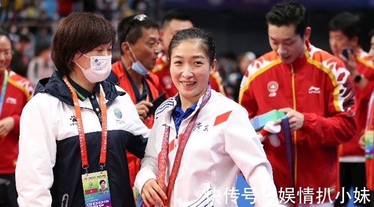 刘诗雯|孙颖莎复制丁宁之路,世乒赛开赛前教练离去,威胁性大于王曼昱