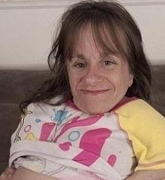 警告|全球身材最矮小的母亲仅70厘米,不听医生警告拿命生下三个孩子