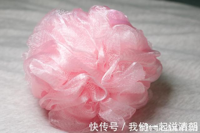 组成物|你多久搓一次澡，搓澡搓不对，可能加速皮肤老化