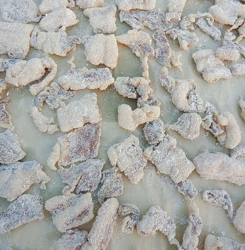 米粉|五花肉晒干后，比腊肉还好吃，冬天蒸着吃，味道太赞了
