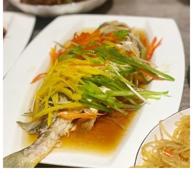 林更新下廚做了一桌菜，獲56萬人點贊，網(wǎng)友：確實可媲美家庭主婦