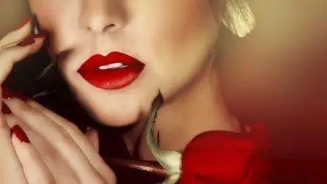 气血|皮肤发黄粗糙、皱纹早发多是气血不足,艾灸按揉这三个穴位就行