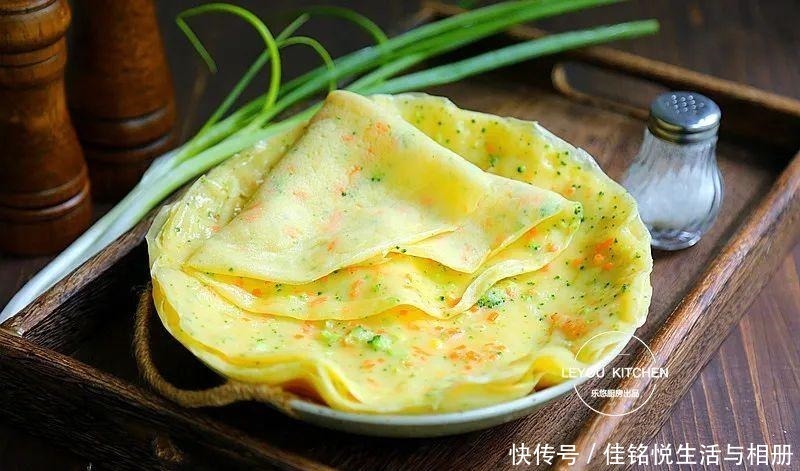 西兰花|10分钟早餐饼,不用揉面,有菜有蛋,放凉了吃也很软