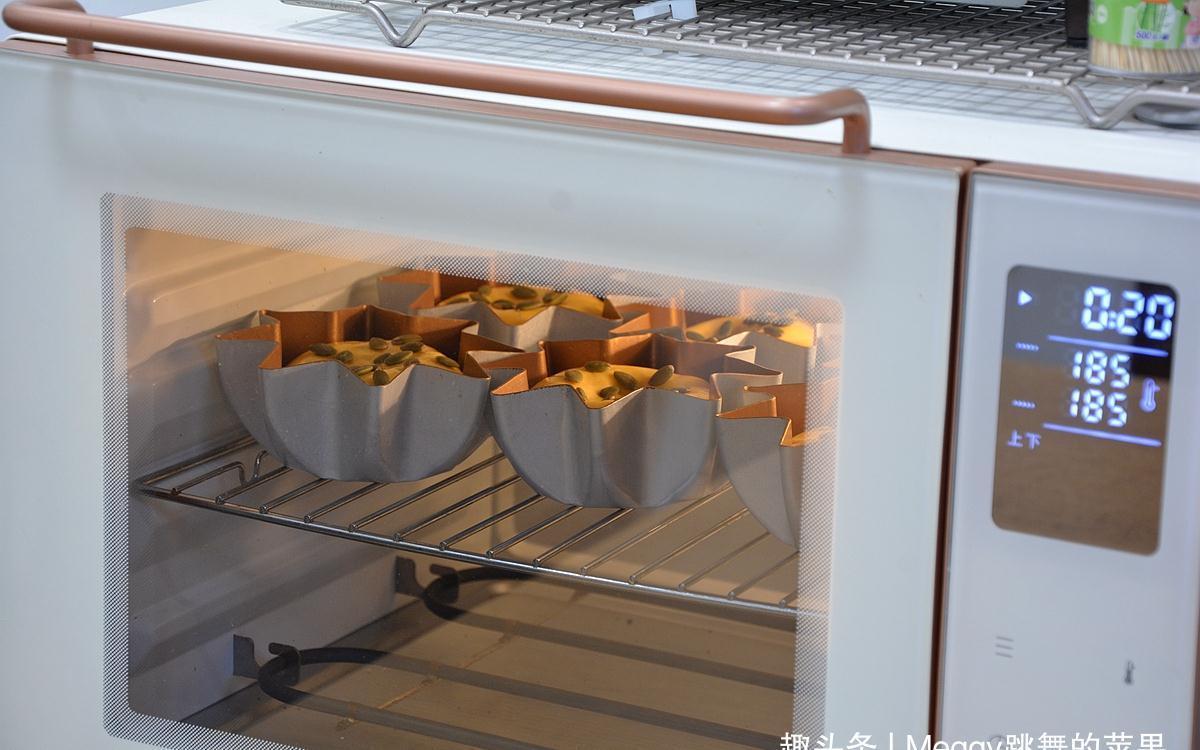 用南瓜做的面包就是好吃，配方快收藏，奶香浓郁香甜暄软