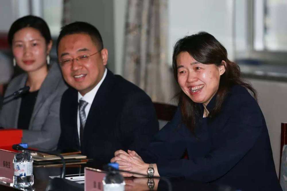 外援|CBA最新签约!北京男篮集齐4外援,秦晓雯为了冲冠不惜代价