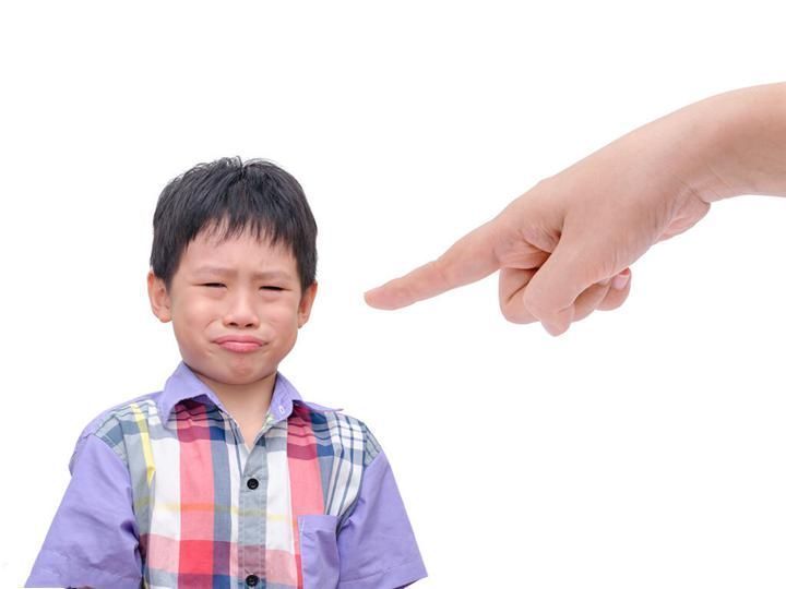 巴巴|“新型冷暴力”在幼儿园蔓延,孩子委屈巴巴,家长却不知