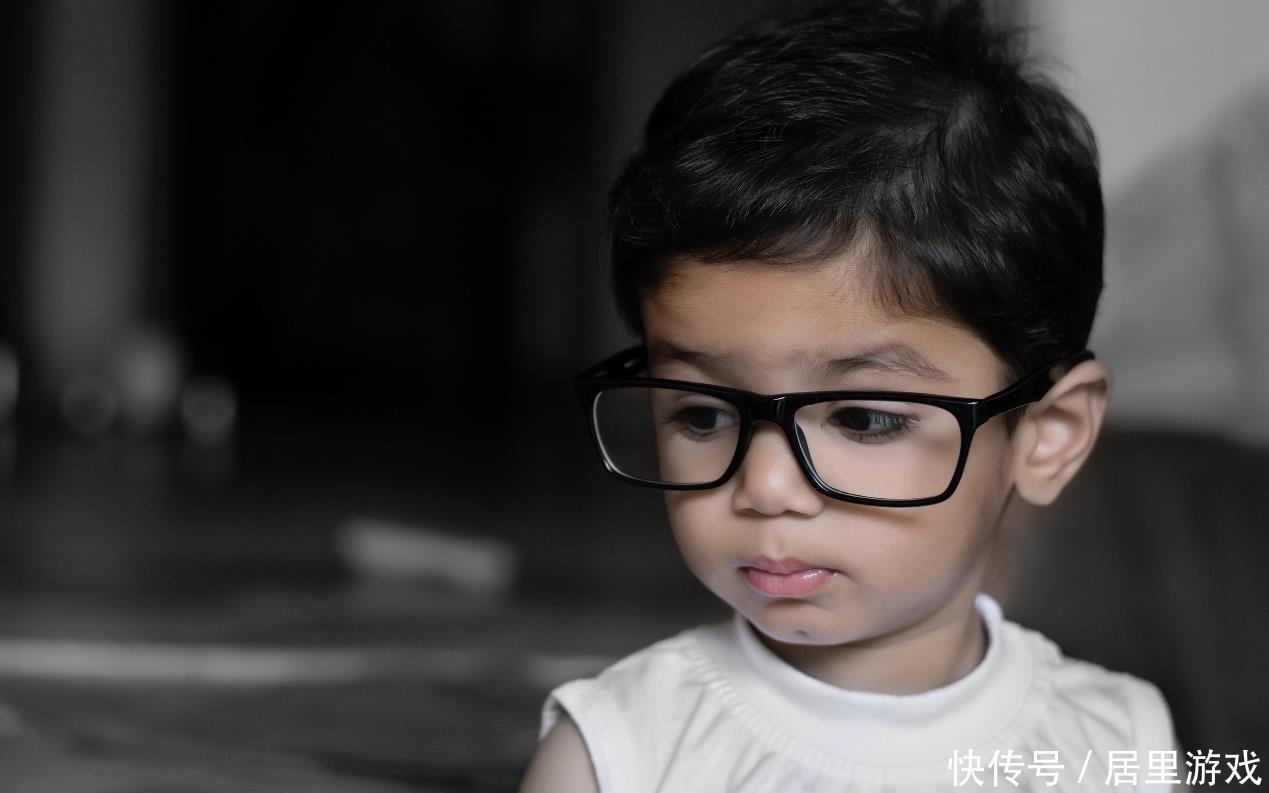 罪魁祸首|青少年近视率过半，这两大习惯成罪魁祸首，父母却没将它放在心上