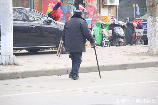 “日行万步”不是绝对的,50岁后,每天走多少步才好医生告之