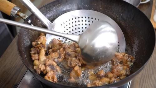 【歌乐山辣子鸡】吃过无数美食，依旧忘不掉这一口。