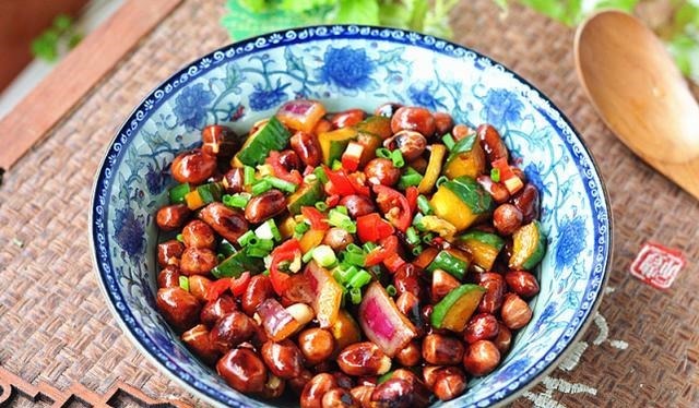 不剩|花生这样做,比油炸花生更香更酥脆,健康不上火,上桌连渣都不剩