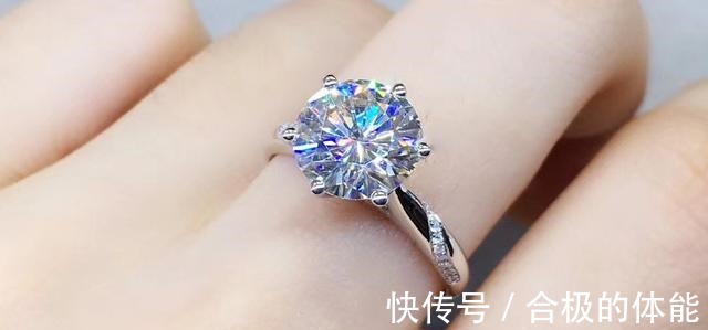 钻石!莫桑石可以戴几年!