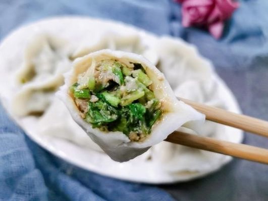 调饺子馅时,切记这2个要点,很多人不知道,难怪饺子不鲜也不香