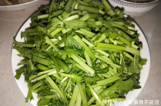 天冷了,常吃它,有润肺止咳功效,我家一周吃四次