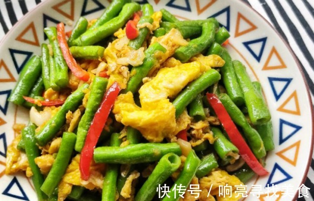 脆爽|入秋后,记得抓紧吃的菜,10分钟上桌,荤素搭配,好吃放不下筷!