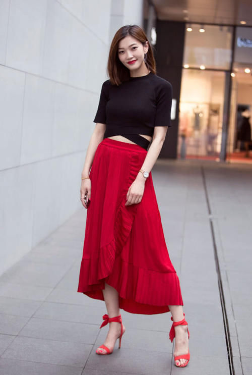 如今|如今女神们都在穿“例假”高跟鞋,秒变腿精不说,这气场太强大了