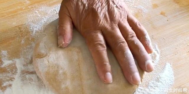 吃了30多年面食,这种做法第一次见,比饺子好吃,比面条简单