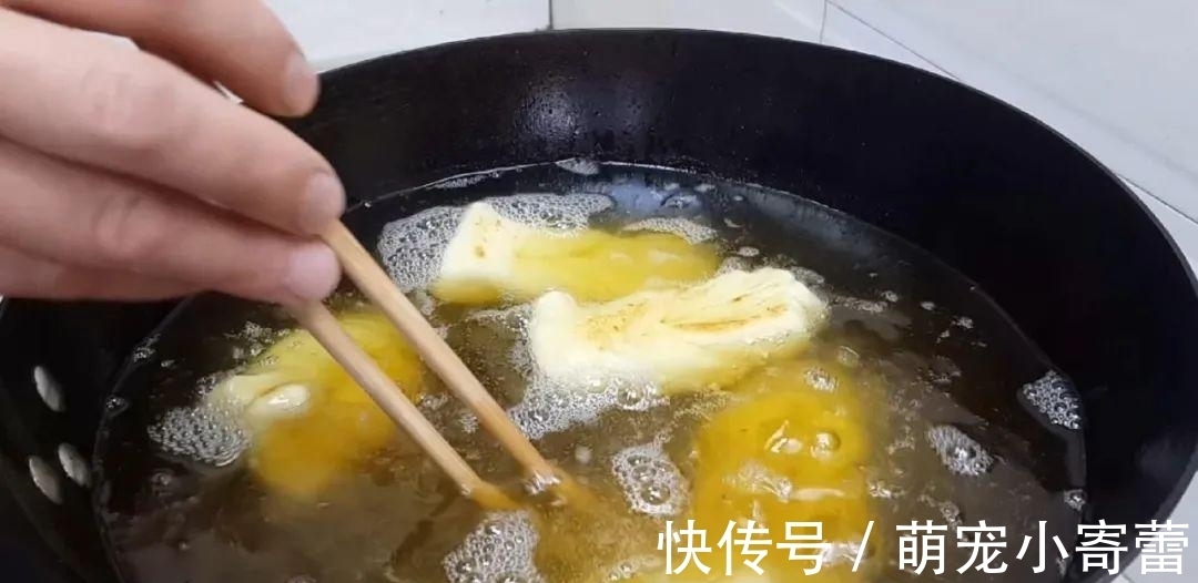 面团|面粉这做法才简单，加2个鸡蛋，个个松软香甜，孩子天天嚷着吃