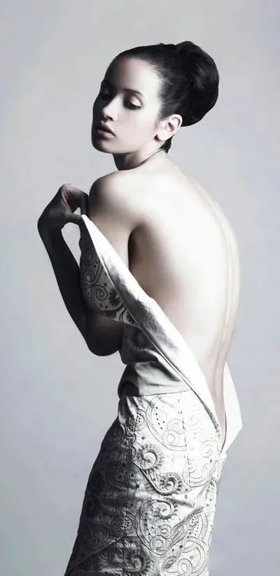 拉尔夫&超写实油画少女,人体的肤色表现堪称一绝!