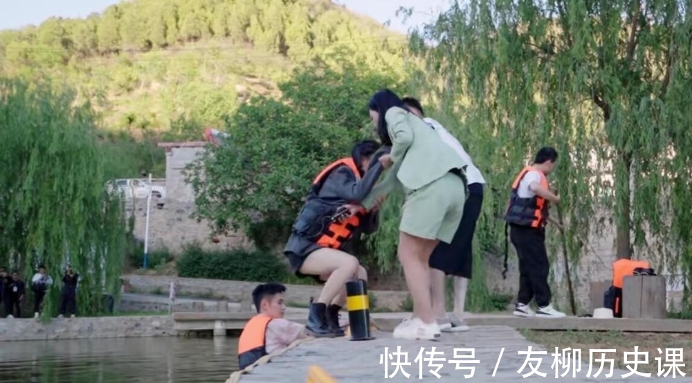 综艺节目|五十公里桃花坞两次加更,张翰对孟子义迥然不同,让CP粉迷茫