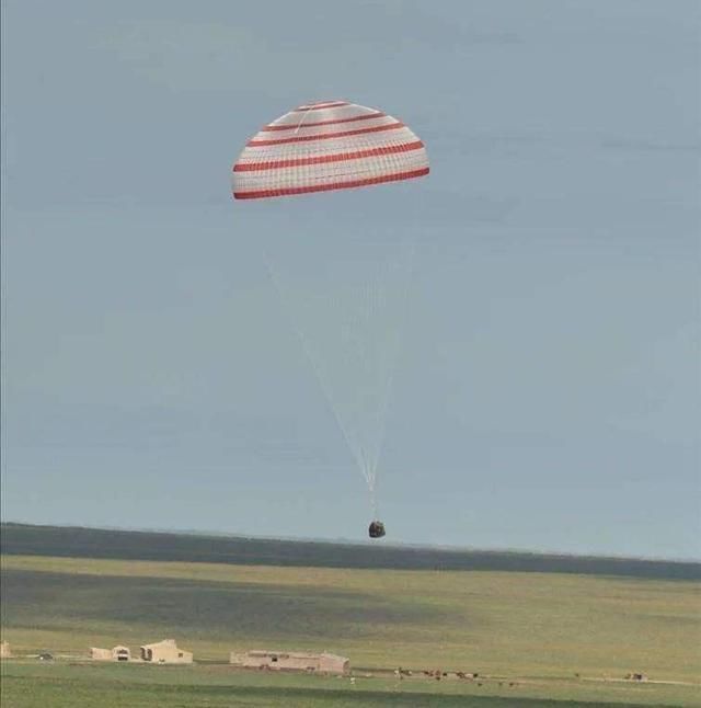 生死瞬间 神舟7号最凶险的时刻，翟志刚冒险出舱，经历了一次生死瞬间