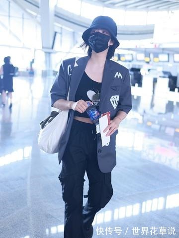 搭配 “华为小公主”姚安娜,进军娱乐圈,颜值挺高气质也不错!