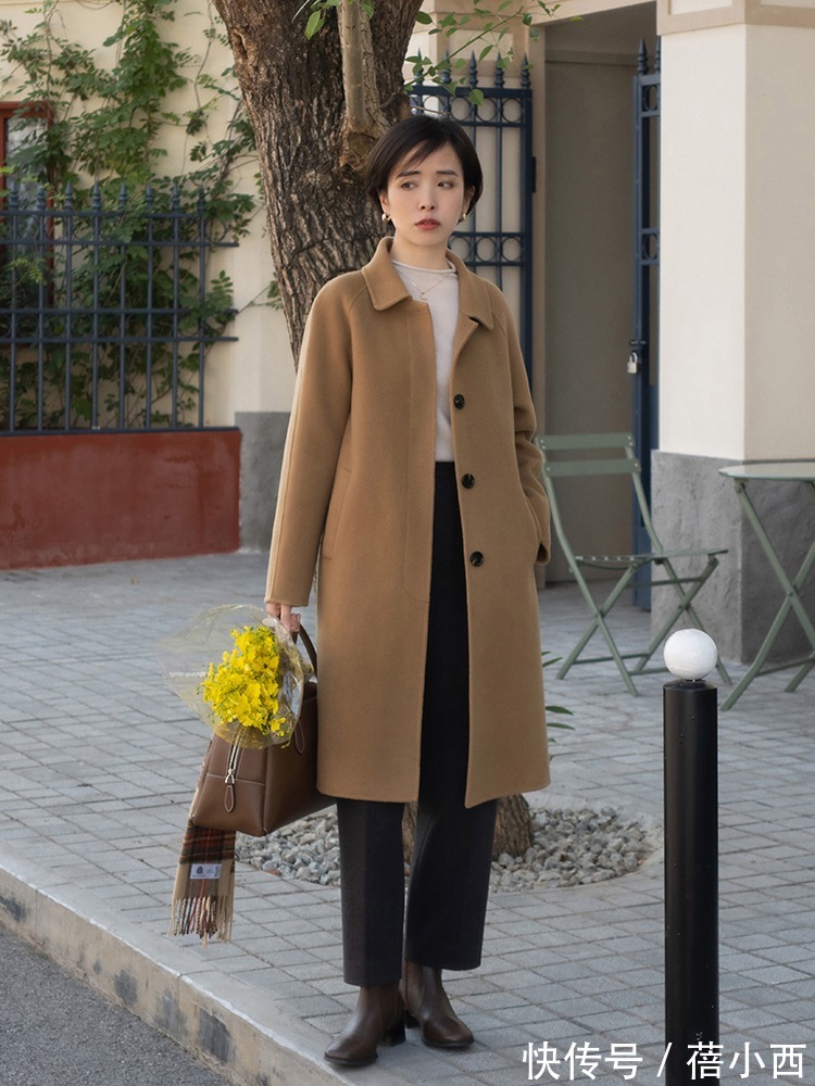 廉价感|40岁女人穿大衣如何避免廉价感?注意这2个细节,不时髦高级才怪