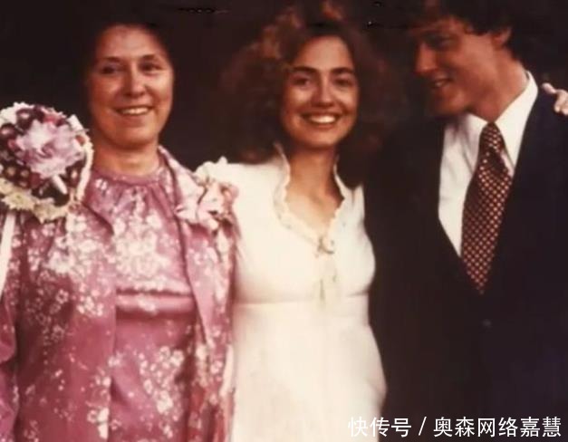希拉里|希拉里婚纱照好惊艳!28岁出嫁笑靥如花,铁娘子也曾柔情似水