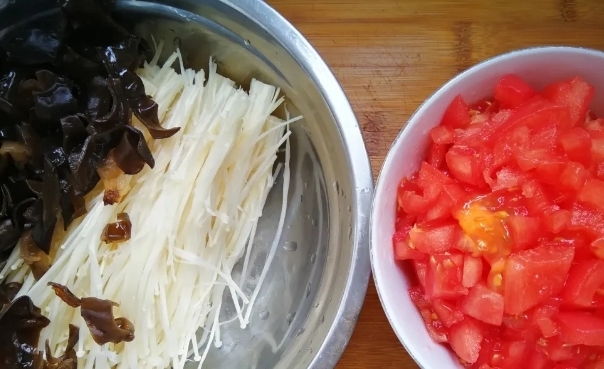 夏天，女人多给自己喝这“汤”，成本5元，一周坚持喝四回，鲜香