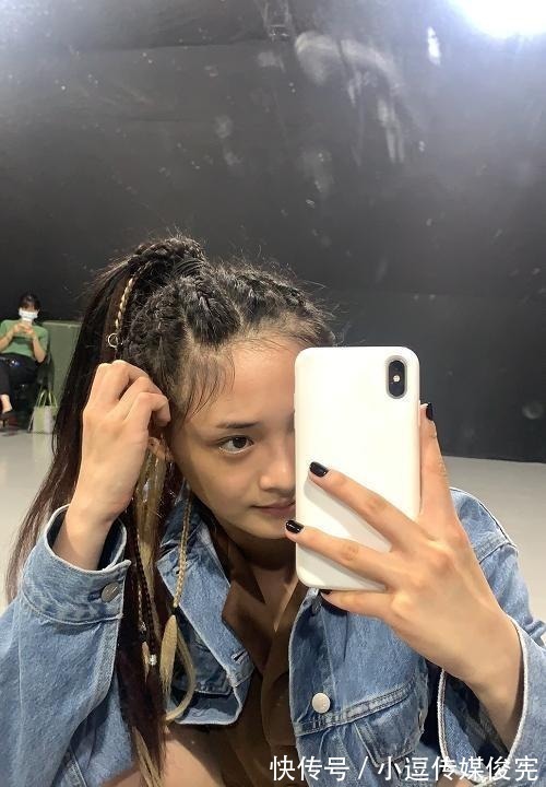 周洁琼晒“流汗照”,摘下面具看清颜值那一刻,场面一度心脏暴击