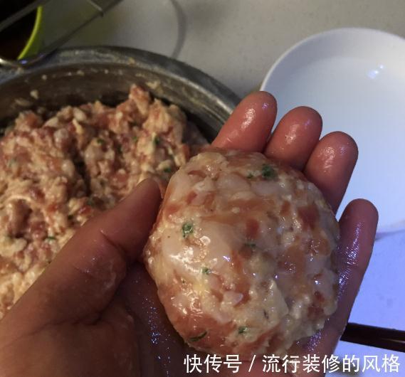 陈醋|红烧狮子头的正宗做法,关键是调肉馅,厨师长教你3招,醇香味浓